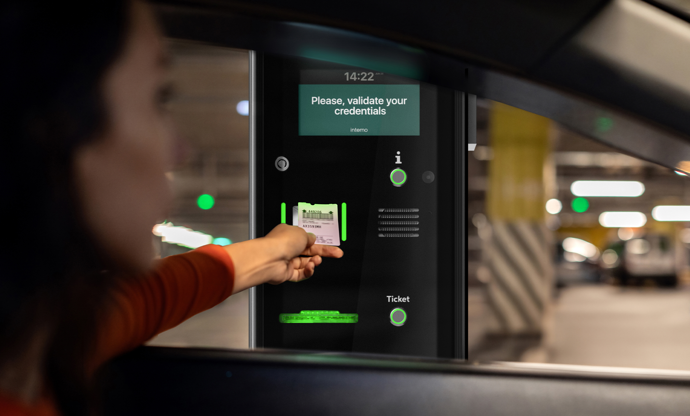 FastPass_Car_inuse_ES FastPass Car inuse EN